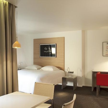 Hotel Le Pavillon 7 Оберне Номер фото