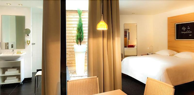 Hotel Le Pavillon 7 Оберне Экстерьер фото