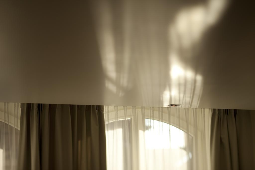 Hotel Le Pavillon 7 Оберне Экстерьер фото